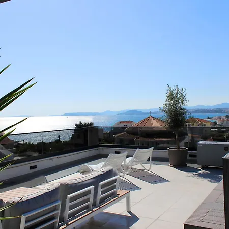 Roof Life Roko Podstrana