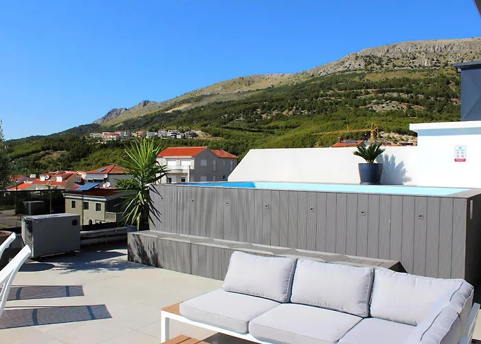 Roof Life Roko Apartament Podstrana
