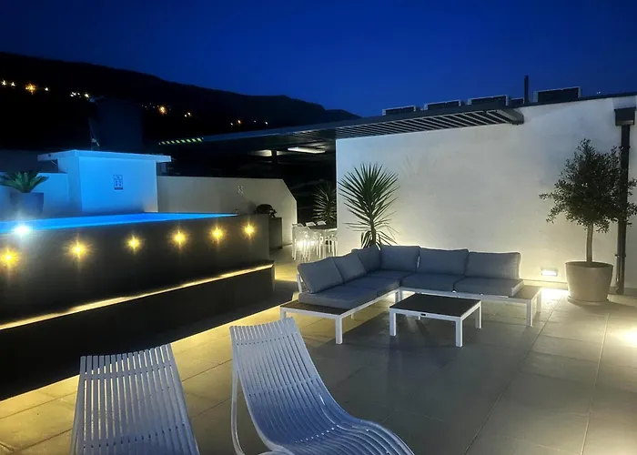 Roof Life Roko * Podstrana