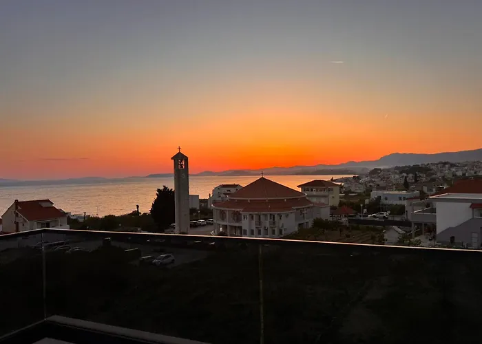 Roof Life Roko * Podstrana
